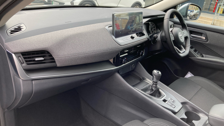 Nissan Qashqai 1.3 DiG-T MH Acenta Premium 5dr Petrol Hatchback